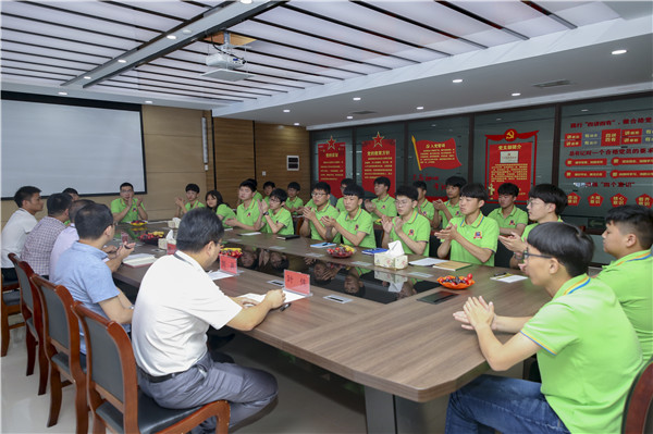 最美不過(guò)初相見(jiàn)！——南京新華2019年秋季新生見(jiàn)面會(huì)