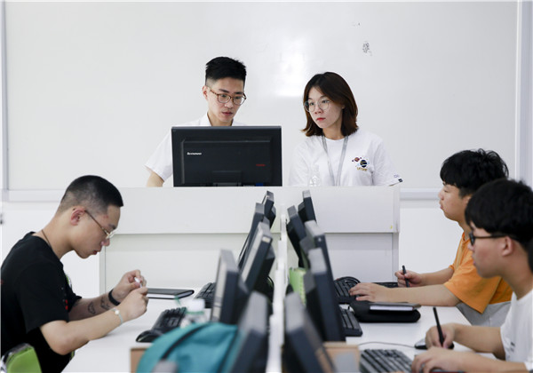 <a href=http://njxh.cn target=_blank class=infotextkey>高中</a>畢業(yè)考不上大學(xué) 學(xué)IT是好出路嗎？