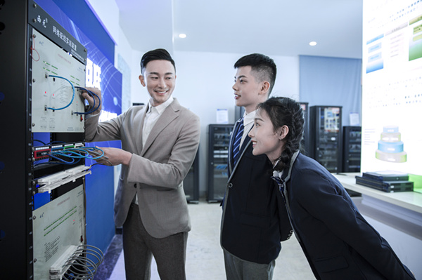 解疑答惑 | 初中生畢業(yè)讀什么學(xué)校比較好？