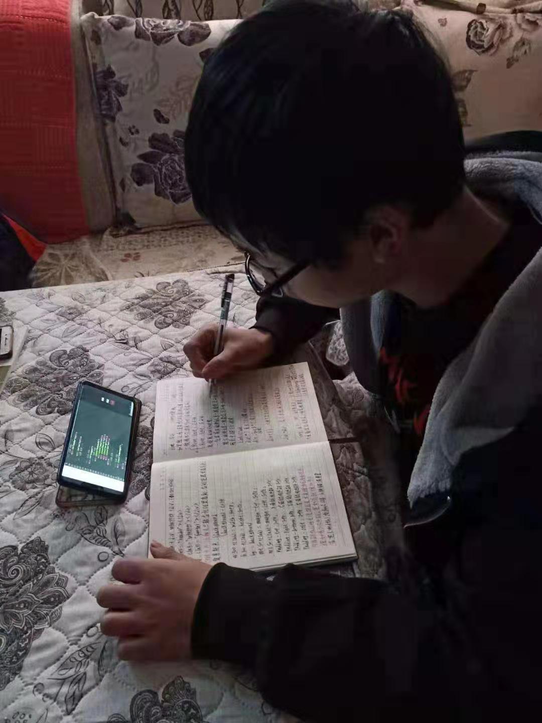 休假不休課，停課不停學(xué)，足不出戶在線學(xué)技術(shù)！