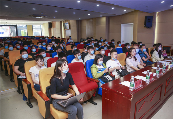 就業(yè)保障丨千企萬崗進校園，助力學(xué)子精準就業(yè)！