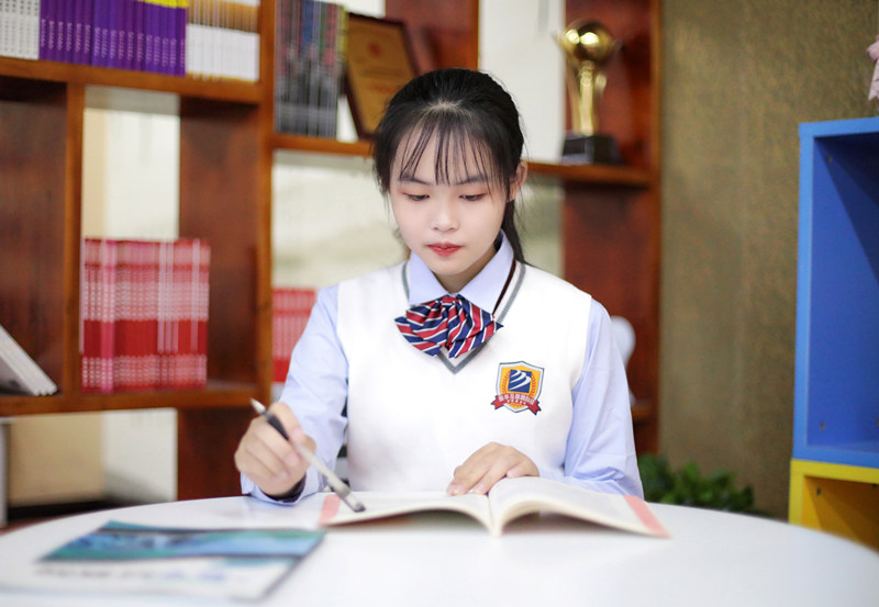 初<a href=http://njxh.cn target=_blank class=infotextkey>高中</a>女生學(xué)什么<a href=http://njxh.cn target=_blank class=infotextkey>專業(yè)</a>好？女生最吃香的互聯(lián)網(wǎng)熱門<a href=http://njxh.cn target=_blank class=infotextkey>專業(yè)</a>排名出爐！