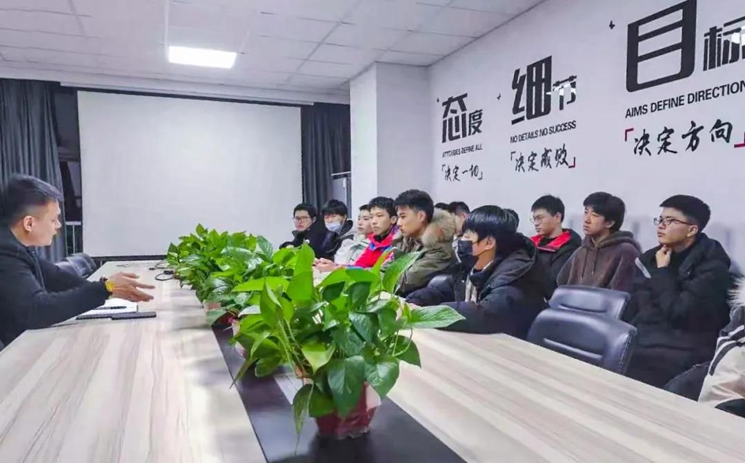 南京新華：試學(xué)營(yíng)開(kāi)班啦！一周試學(xué)助你榮耀起航！