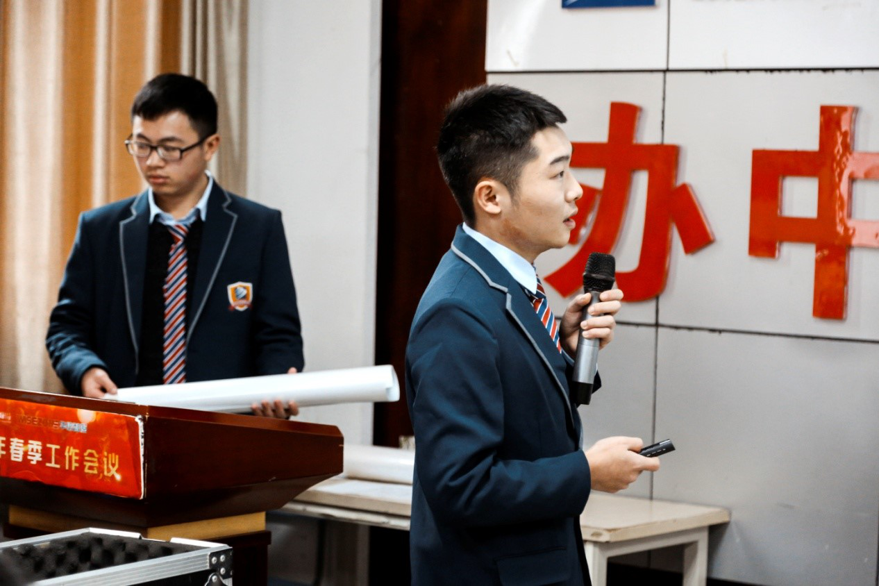 肩負(fù)職教強(qiáng)國重任，新華電腦學(xué)校升級“五項能力”培養(yǎng)互聯(lián)網(wǎng)高技能人才！