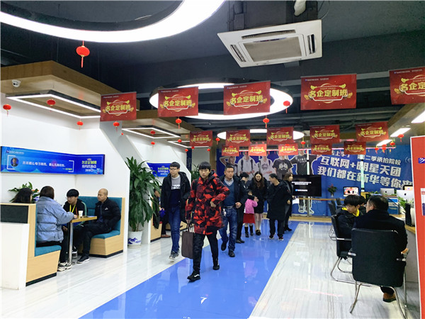 年前擇校，為啥家長都來南京新華實地考察？