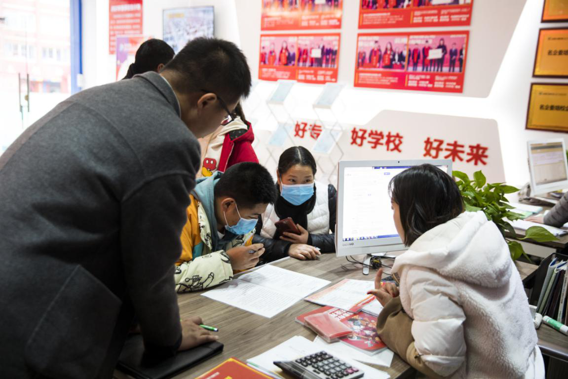 為什么總勸你來(lái)校實(shí)地考察？好學(xué)校不怕比較！
