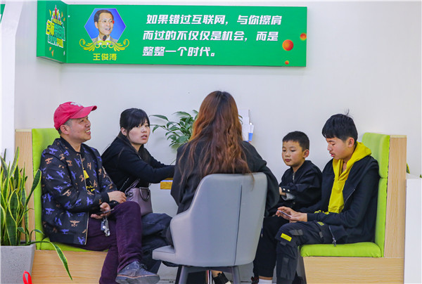 南京新華五一試學(xué)體驗周火爆開啟！