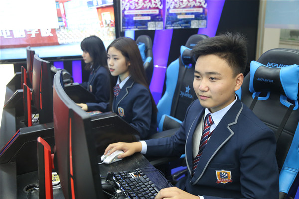 中考之后，如何選擇電競<a href=http://njxh.cn target=_blank class=infotextkey>專業(yè)</a>學(xué)校？
