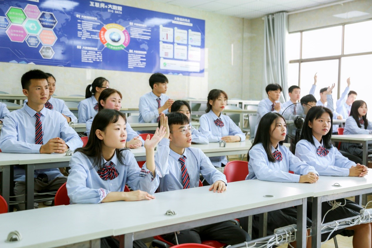看新華“三教三訓(xùn)”，如何培養(yǎng)技能復(fù)合型人才！