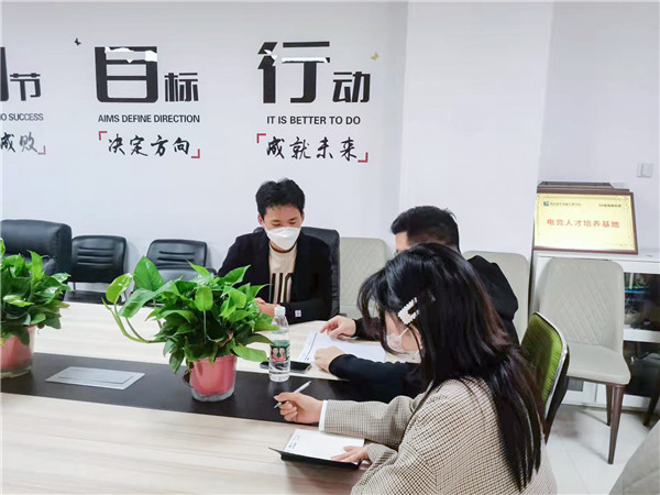 企業(yè)招聘進校園，助力學生高質量就業(yè)