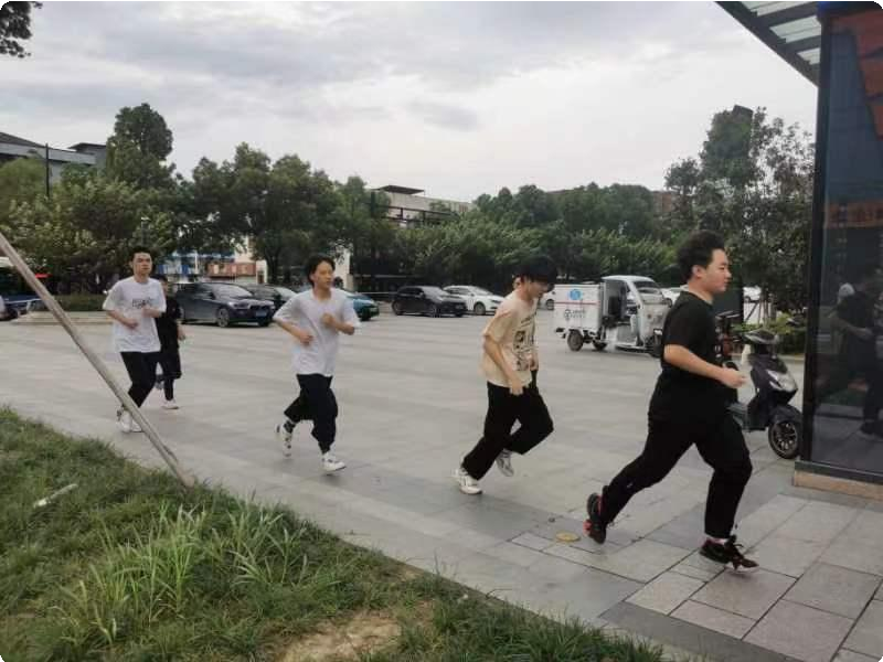 “玩轉(zhuǎn)熱愛，競無止境”|新華互聯(lián)網(wǎng)科技2022電競青訓(xùn)營正式開營！