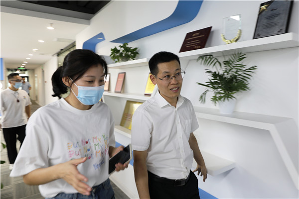 南京新華教師進(jìn)企業(yè)，為實(shí)踐教學(xué)保駕護(hù)航