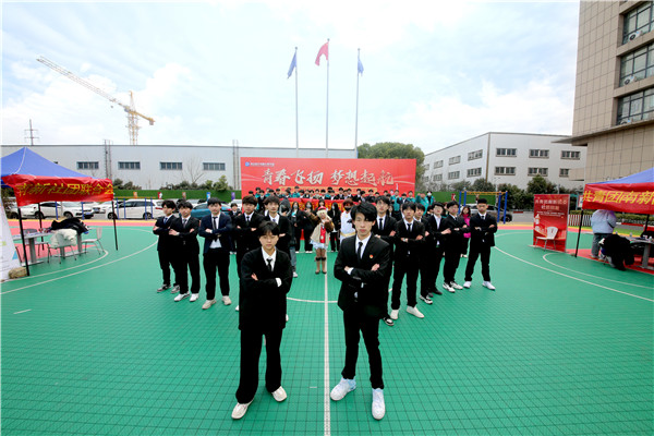 青春飛揚(yáng) 夢想起航|南京新華2023年春季社團(tuán)招新大會開始啦！