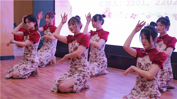 南京新華互聯(lián)網(wǎng)+美妝與形象設計<a href=http://njxh.cn target=_blank class=infotextkey>專業(yè)</a>結課答辯圓滿結束