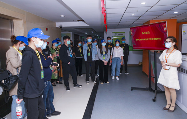 體驗(yàn)職場(chǎng)丨試學(xué)營同學(xué)走進(jìn)電競(jìng)企業(yè) 直擊電競(jìng)未來