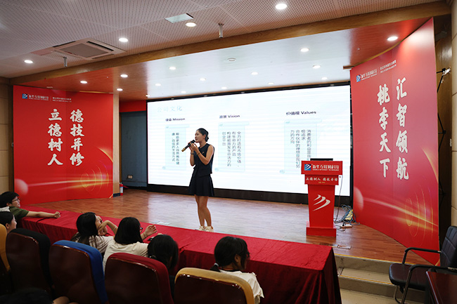 大咖進(jìn)校園|揭秘“沉浸式頭皮護(hù)理”