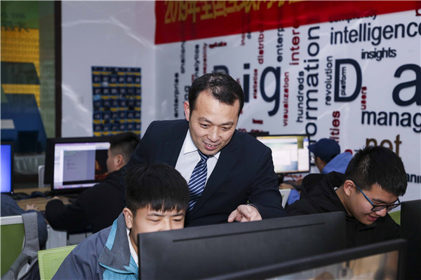 男生學什么IT專業(yè)好，自學or培訓？