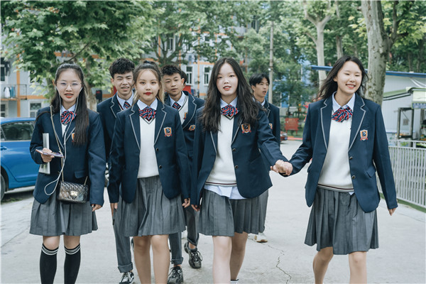 考不上高中怎么辦？女孩學(xué)點(diǎn)什么好