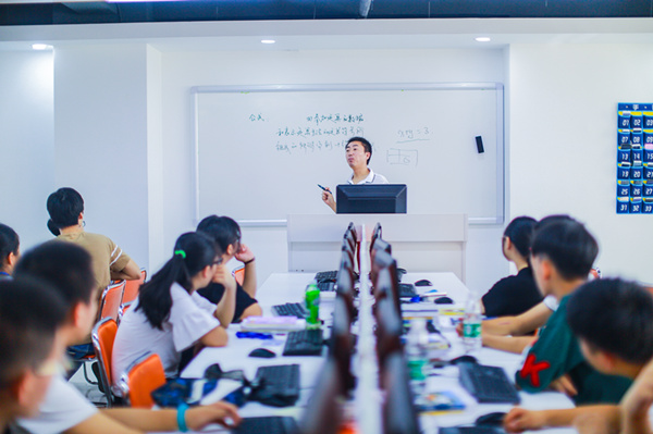 女孩子讀什么技校好？