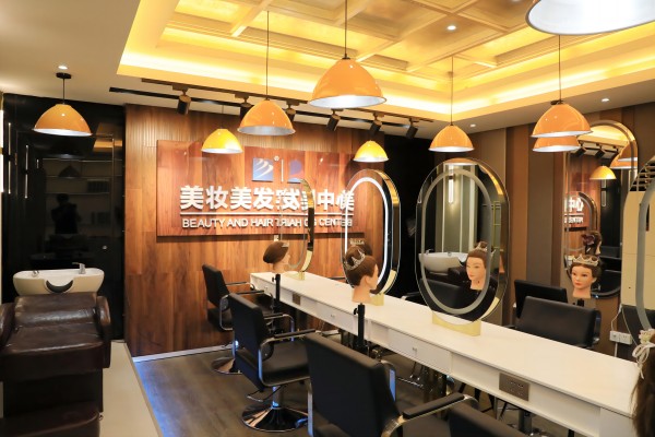 南京新華美妝專業(yè)怎么樣？就業(yè)前景好不好？